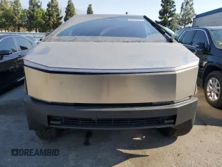 2024 Tesla Cybertruck z VIN 7G2CEHED3RA006960, wystawiony jako Copart lot #62443524 z przebiegiem 683 mil mil oraz Szkody całkowita. Historia ofert i sprzedaży dostępna na DreamBid. Obrazek 5.