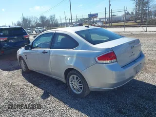 2008 Ford Focus SE with VIN 1FAHP33N08W198049, listed as a IAAI auction lot 41593917 with 263,352 mi miles. Bid and sale history available at carsss.com. Image 3.