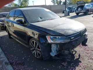 2013 Volkswagen Jetta GLI Autobahn с VIN 3VW4A7AJ9DM381412, выставлен на аукционе IAAI как лот 42378360 с пробегом 125 910 миль миль и . История ставок и продаж доступна на DreamBid. Изображение 1.