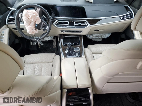 2020 BMW X7 xDrive40i with VIN 5UXCW2C09L9B77747, listed as a Copart auction lot 42697335 with 0 mi miles and Salvage Title. Bid and sale history available at carsss.com. Image 8.