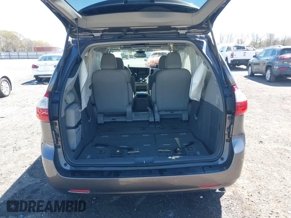 2015 Toyota Sienna XLE with VIN 5TDYK3DC4FS634937, listed as a IAAI auction lot 41869781 with 65,561 mi miles and . Bid and sale history available at carsss.com. Image 17.