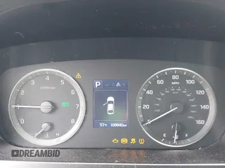 2016 Hyundai Sonata SE z VIN 5NPE24AF2GH392177, wystawiony jako IAAI lot #41956695 z przebiegiem 108 840 mil mil oraz . Historia ofert i sprzedaży dostępna na DreamBid. Obrazek 7.