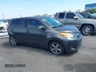 2009 Scion xD z VIN JTKKU10419J043333, wystawiony jako IAAI lot #42269839 z przebiegiem 101 930 mil mil oraz . Historia ofert i sprzedaży dostępna na DreamBid. Obrazek 1.