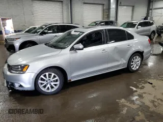 2013 Volkswagen Jetta SE z VIN 3VWDX7AJ5DM373841, wystawiony jako Copart lot #48079225 z przebiegiem 90 671 mil mil oraz Szkoda całkowita • Salvage title. Historia ofert i sprzedaży dostępna na DreamBid. Obrazek 1.