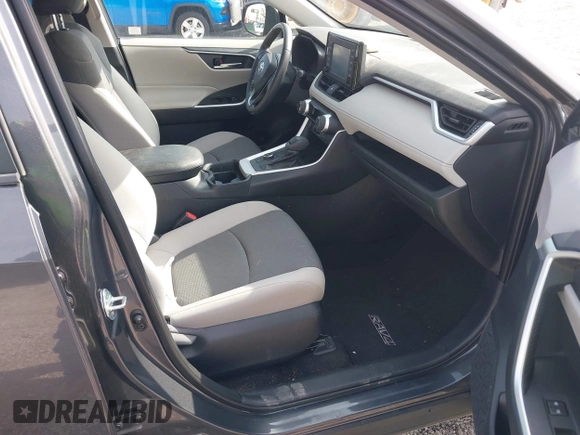 2019 Toyota RAV4 Hybrid XLE with VIN 2T3RWRFV0KW027727, listed as a IAAI auction lot 41881450 with 20,568 mi miles. Bid and sale history available at carsss.com. Image 5.