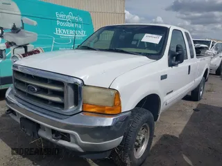 2001 Ford Super Duty F-250 XL with VIN 1FTNX21F31EB96018, listed as a IAAI auction lot 41891819 with 207,264 mi miles. Bid and sale history available at carsss.com. Image 2.