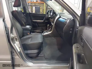 2010 Suzuki Grand Vitara Limited with VIN JS3TD0D76A4100026, listed as a IAAI auction lot 41622236 with 97,264 mi miles. Bid and sale history available at carsss.com. Image 5.