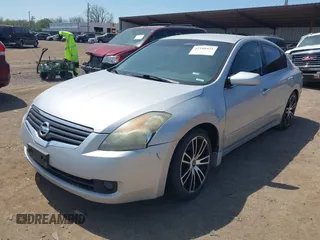 2009 Nissan Altima SL with VIN 1N4AL21E49N472094, listed as a IAAI auction lot 42108451 with 210,448 mi miles and . Bid and sale history available at DreamBid. Image 2.