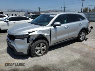 2022 Kia Sorento LX z VIN 5XYRG4LC7NG081144, wystawiony jako Copart lot #58441605 z przebiegiem 33 807 mil mil oraz Szkoda całkowita • Salvage title. Historia ofert i sprzedaży dostępna na DreamBid. Obrazek 1.
