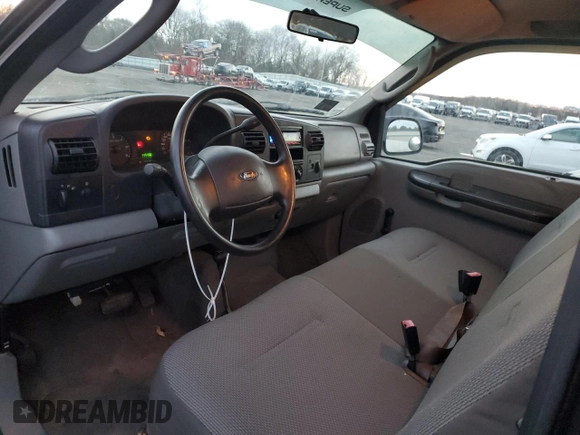 2005 Ford F-250 XL with VIN 1FTNF21585EA85013, listed as a Copart auction lot 86022804 with 117,198 mi miles and Clean Title. Bid and sale history available at DreamBid. Image 8.