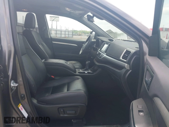 2019 Toyota Highlander SE with VIN 5TDKZRFH3KS353087, listed as a IAAI auction lot 42006593 with 74,214 mi miles and . Bid and sale history available at DreamBid. Image 5.