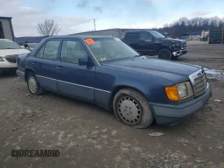 1992 Mercedes-Benz 300 E with VIN WDBEA30DXNB638841, listed as a Copart auction lot 87110814 with 87,201 mi miles and Clean Title. Bid and sale history available at carsss.com. Image 4.