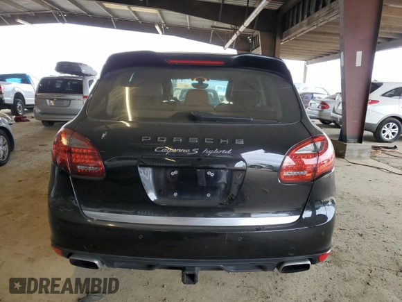 2012 Porsche Cayenne S Hybrid z VIN WP1AE2A28CLA93269, wystawiony jako Copart lot #45205745 z przebiegiem 72 949 mil mil oraz Szkody całkowita. Historia ofert i sprzedaży dostępna na DreamBid. Obrazek 6.