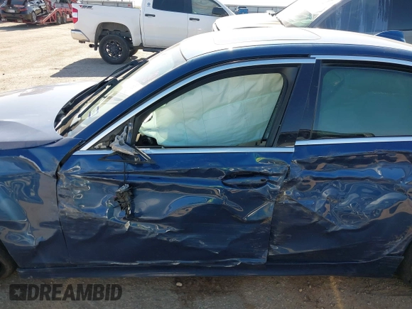 2021 BMW 3 Series 330i z VIN 3MW5R1J03M8B71429, wystawiony jako IAAI lot #42290683 z przebiegiem Nie podano mil oraz . Historia ofert i sprzedaży dostępna na DreamBid. Obrazek 14.
