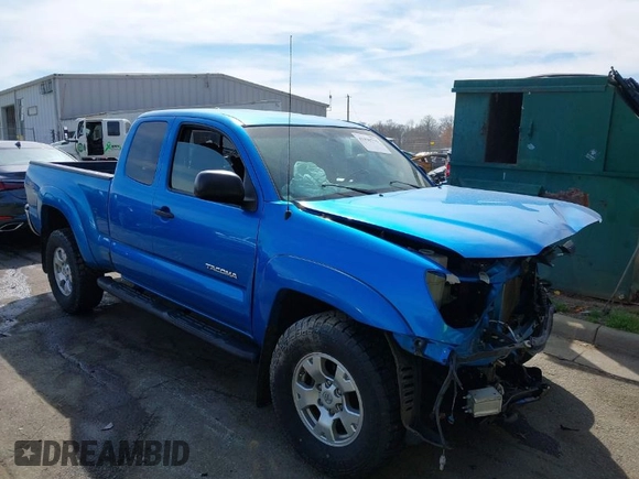 2011 Toyota Tacoma with VIN 5TFUU4EN1BX016557, listed as a IAAI auction lot 41836775 with 123,879 mi miles. Bid and sale history available at carsss.com. Image 1.