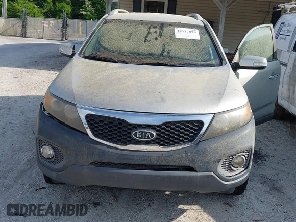 2011 Kia Sorento EX with VIN 5XYKU4A20BG070261, listed as a IAAI auction lot 42127079 with 1 mi miles. Bid and sale history available at carsss.com. Image 6.