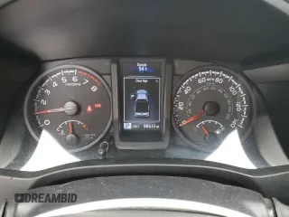 2022 Toyota Tacoma SR z VIN 3TYRZ5CN1NT016153, wystawiony jako Copart lot #56624785 z przebiegiem 88 633 mil mil oraz Czysty tytuł • Clean title. Historia ofert i sprzedaży dostępna na DreamBid. Obrazek 9.