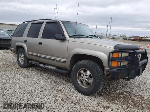 2000 Chevrolet Tahoe Z71 with VIN 1GNEK13R1YR116418, listed as a Copart auction lot 50961645 with 239,452 mi miles and Salvage title. Bid and sale history available at DreamBid. Image 4.