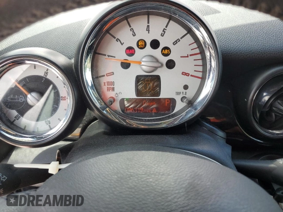 2013 MINI Convertible with VIN WMWZN3C50DT568977, listed as a Copart auction lot 60726495 with 86,319 mi miles and Clean title. Bid and sale history available at DreamBid. Image 9.