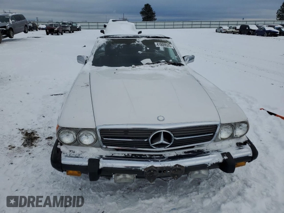 1986 Mercedes-Benz 560 SL z VIN WDBBA48D8GA042178, wystawiony jako Copart lot #41809525 z przebiegiem 80 788 mil mil oraz Szkody całkowita. Historia ofert i sprzedaży dostępna na DreamBid. Obrazek 5.