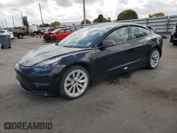 2022 Tesla Model 3 z VIN 5YJ3E1EA1NF286584, wystawiony jako Copart lot #52142755 z przebiegiem 83 340 mil mil oraz Czysty tytuł • Clean title. Historia ofert i sprzedaży dostępna na DreamBid. Obrazek 1.