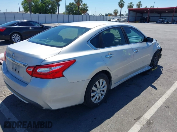 2016 Nissan Altima S z VIN 1N4AL3AP2GN316463, wystawiony jako IAAI lot #42339307 z przebiegiem 101 857 mil mil oraz . Historia ofert i sprzedaży dostępna na DreamBid. Obrazek 4.