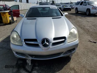 2007 Mercedes-Benz SLK-Class 3.0L with VIN WDBWK54F87F142683, listed as a Copart auction lot 45384065 with 147,388 mi miles and Clean Title. Bid and sale history available at carsss.com. Image 5.
