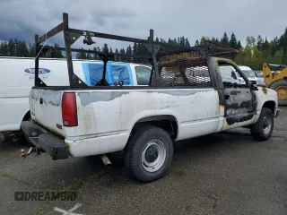 2000 GMC Sierra 1500 with VIN 1GTGC34R2YR191556, listed as a Copart auction lot 52346615 with Not Provided miles and Salvage Title. Bid and sale history available at DreamBid. Image 3.