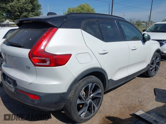 2021 Volvo XC40 R-Design z VIN YV4AC2HM8M2562007, wystawiony jako IAAI lot #42047885 z przebiegiem Nie podano mil oraz . Historia ofert i sprzedaży dostępna na DreamBid. Obrazek 4.
