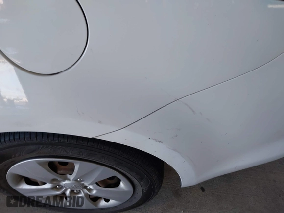 2017 Kia Forte LX with VIN 3KPFK4A7XHE045344, listed as a IAAI auction lot 41542757 with 201,944 mi miles. Bid and sale history available at carsss.com. Image 17.