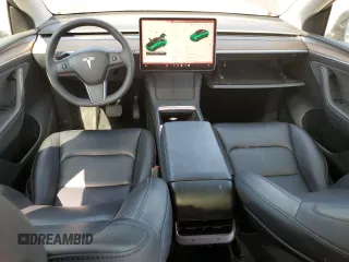 2024 Tesla Model Y Long Range with VIN 7SAYGAEE2RF101616, listed as a Copart auction lot 62236425 with 32,619 mi miles and Salvage title. Bid and sale history available at DreamBid. Image 8.