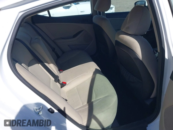 2015 Kia Optima LX with VIN 5XXGM4A70FG470686, listed as a IAAI auction lot 41828763 with 133,547 mi miles. Bid and sale history available at carsss.com. Image 8.