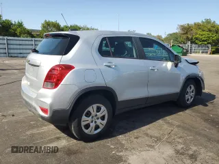 2019 Chevrolet Trax LS z VIN 3GNCJKSB4KL175319, wystawiony jako Copart lot #57647735 z przebiegiem 147 329 mil mil oraz Szkoda całkowita • Salvage title. Historia ofert i sprzedaży dostępna na DreamBid. Obrazek 3.