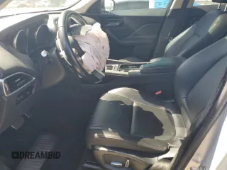 2019 Jaguar F-Pace 25t z VIN SADCS2FXXKA390386, wystawiony jako Copart lot #54671255 z przebiegiem 103 930 mil mil oraz Szkoda całkowita • Salvage title. Historia ofert i sprzedaży dostępna na DreamBid. Obrazek 7.