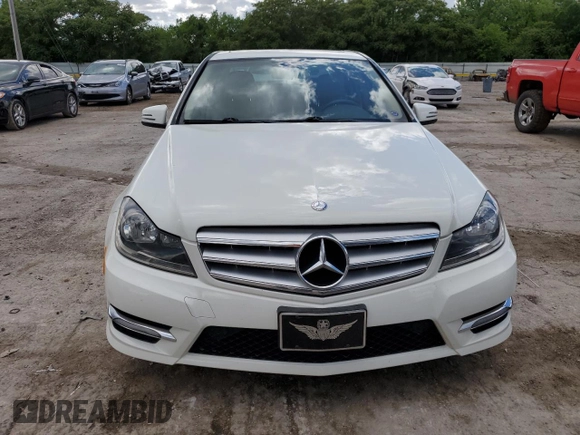 2012 Mercedes-Benz C 300 Sport с VIN WDDGF8BB7CR209364, выставлен на аукционе Copart как лот 55526085 с пробегом 119 461 миль миль и Списание • Salvage title. История ставок и продаж доступна на DreamBid. Изображение 5.