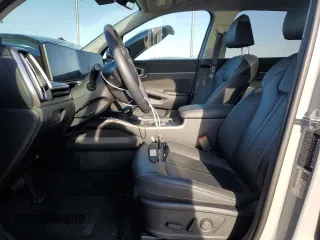 2024 Kia Sorento S z VIN 5XYRLDJC5RG289186, wystawiony jako Copart lot #53971495 z przebiegiem 9711 mil mil oraz Szkody całkowita. Historia ofert i sprzedaży dostępna na DreamBid. Obrazek 7.