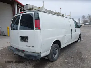 2000 Chevrolet City Express Cargo z VIN 1GCHG39R1Y1158810, wystawiony jako IAAI lot #41804626 z przebiegiem Nie podano mil oraz . Historia ofert i sprzedaży dostępna na DreamBid. Obrazek 4.