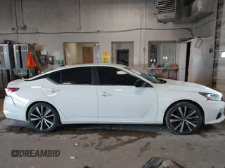 2020 Nissan Altima 2.5 SR with VIN 1N4BL4CV6LC230925, listed as a IAAI auction lot 41846113 with 130,447 mi miles. Bid and sale history available at carsss.com. Image 13.