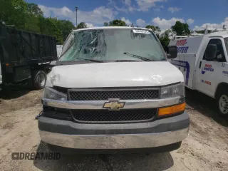 2020 Chevrolet Express Passenger LT z VIN 1GAZGPFG7L1125732, wystawiony jako Copart lot #56536785 z przebiegiem 89 436 mil mil oraz Szkoda całkowita • Salvage title. Historia ofert i sprzedaży dostępna na DreamBid. Obrazek 5.