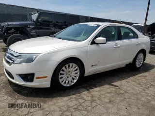 2010 Ford Fusion Hybrid z VIN 3FADP0L39AR205763, wystawiony jako Copart lot #59144155 z przebiegiem 81 530 mil mil oraz Tytuł czysty. Historia ofert i sprzedaży dostępna na DreamBid. Obrazek 1.