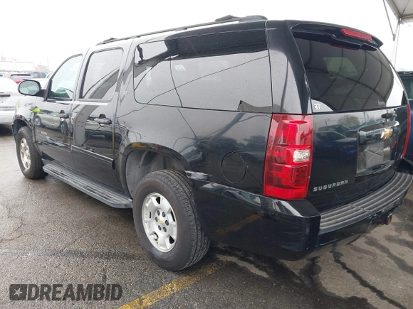 2011 Chevrolet Suburban LT with VIN 1GNSCJE01BR327933, listed as a IAAI auction lot 41813011 with 279,627 mi miles. Bid and sale history available at carsss.com. Image 3.