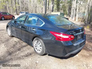 2017 Nissan Altima 2.5 SR with VIN 1N4AL3AP7HC236587, listed as a IAAI auction lot 41591452 with 101,429 mi miles. Bid and sale history available at carsss.com. Image 3.