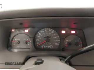 2000 Mercury Grand Marquis LS z VIN 2MEFM75W0YX736324, wystawiony jako IAAI lot #41865927 z przebiegiem 136 886 mil mil oraz . Historia ofert i sprzedaży dostępna na DreamBid. Obrazek 7.
