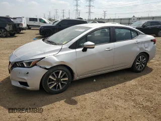2021 Nissan Versa SV z VIN 3N1CN8EV4ML835032, wystawiony jako Copart lot #66087475 z przebiegiem 104 788 mil mil oraz Czysty tytuł • Clean title. Historia ofert i sprzedaży dostępna na DreamBid. Obrazek 1.