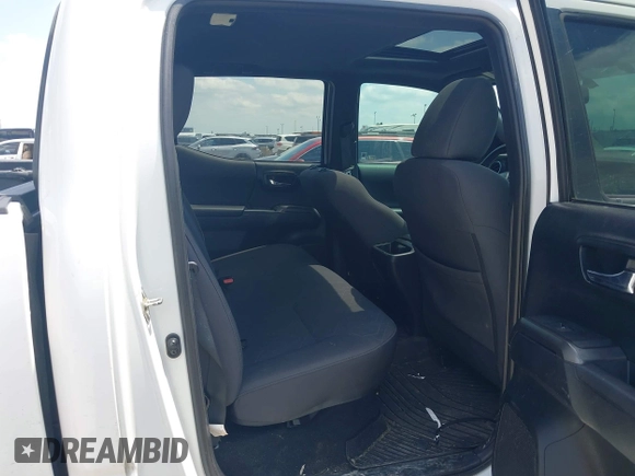 2017 Toyota Tacoma SR5 z VIN 5TFCZ5AN9HX070030, wystawiony jako IAAI lot #42212141 z przebiegiem 92 291 mil mil oraz . Historia ofert i sprzedaży dostępna na DreamBid. Obrazek 8.