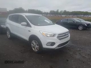 2017 Ford Escape SE z VIN 1FMCU9GD8HUB87051, wystawiony jako IAAI lot #42335728 z przebiegiem 154 269 mil mil oraz . Historia ofert i sprzedaży dostępna na DreamBid. Obrazek 1.