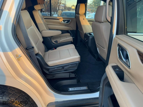 2021 Chevrolet Tahoe Premier with VIN 1GNSKSKD4MR111013, listed as a Copart auction lot 41960855 with 124,443 mi miles and Clean Title. Bid and sale history available at carsss.com. Image 6.