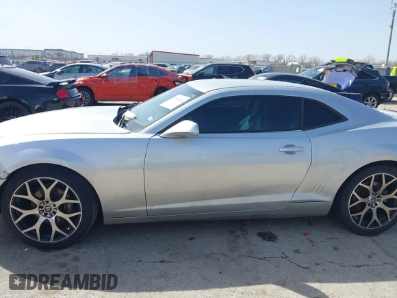 2013 Chevrolet Camaro LS с VIN 2G1FA1E32D9131600, выставлен на аукционе IAAI как лот 41742765 с пробегом 184 660 миль миль и . История ставок и продаж доступна на DreamBid. Изображение 14.