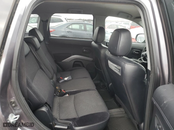 2010 Mitsubishi Outlander XLS with VIN JA4JT4AX1AZ014849, listed as a Copart auction lot 86227994 with 225,869 mi miles and Clean Title. Bid and sale history available at carsss.com. Image 10.