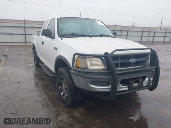 1997 Ford F-150 XL with VIN 1FTDX1863VNB01474, listed as a IAAI auction lot 41446672 with 223,296 mi miles. Bid and sale history available at carsss.com. Image 1.